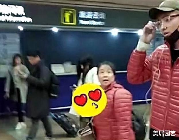 吴亦凡|吴亦凡“真人”究竟长啥样？摄影师忘记开滤镜，30岁的颜值太真实