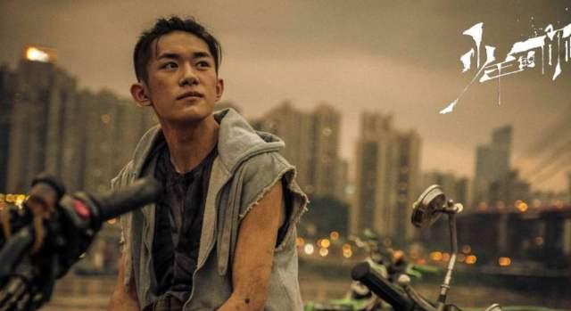 王俊凯|同为影视新生，王俊凯能否超过易烊千玺成为下一位影视黑马？