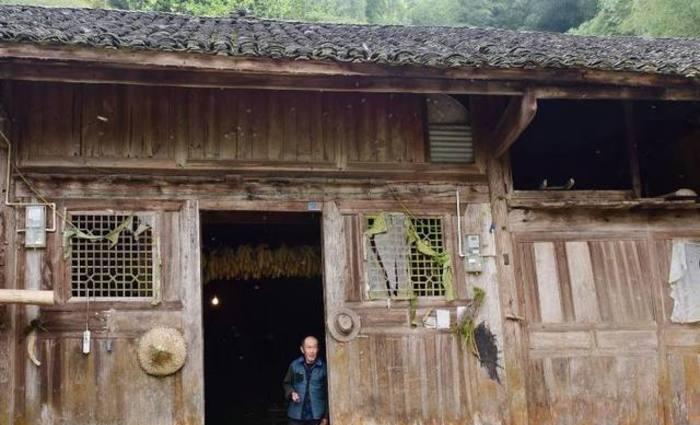 中国最“有钱”的贫困户, 房子都是金丝楠木建造的