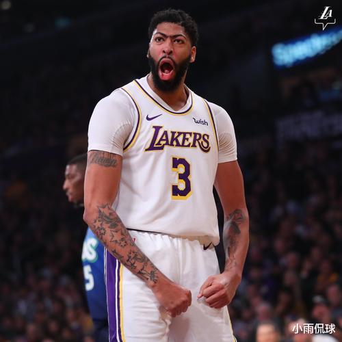 戴维斯|湖人新首发五虎基本确定，詹姆斯公开借钱，戴维斯开发复赛杀手锏