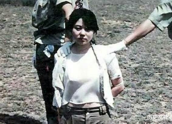 历史揭秘|22岁少女被执行枪决前，为什么张大嘴巴？唯有行刑士兵明白