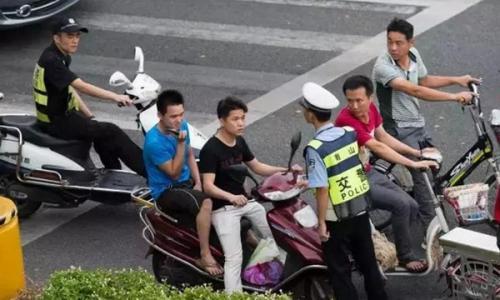 电动车|电动车主大胜利，这个城市，禁摩限电13年后归还电动车路权