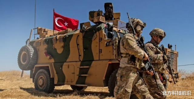 土耳其軍隊遭兇狠報復：在伊拉克邊境被擊落，機上全員死亡-圖5