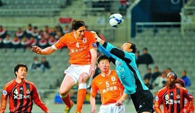 【山东鲁能】鲁能冠军中卫身高1米95，南美现役国脚，球迷：这名外援买得值