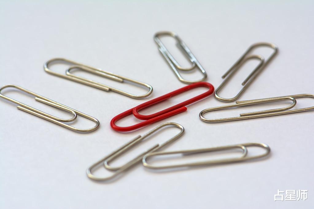 【水瓶座】（周运）玛娇丽_3月23日至29日星座运势：坚定向前，成就非凡