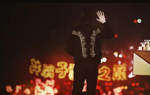 肖战@肖战单曲销售额破亿！九大榜单同时登顶，来看记录创造者认证之路