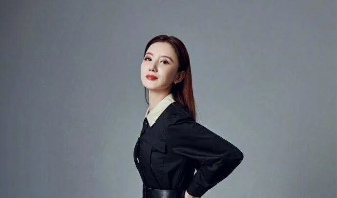 张萌|比黄圣依夫妇还牛？这对夫妻掌管半个娱乐圈！