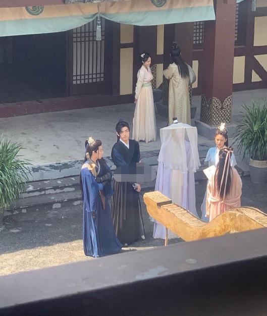 陈飞宇@陈飞宇和罗云熙新剧开拍人气旺，肖战发新歌，不甘心退出历史舞台