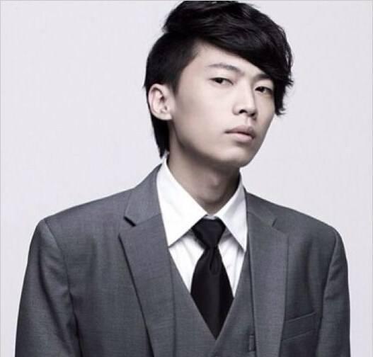 中单▲刀圈故事会：冠军中单MU，有天赋的少年不怕大器晚成