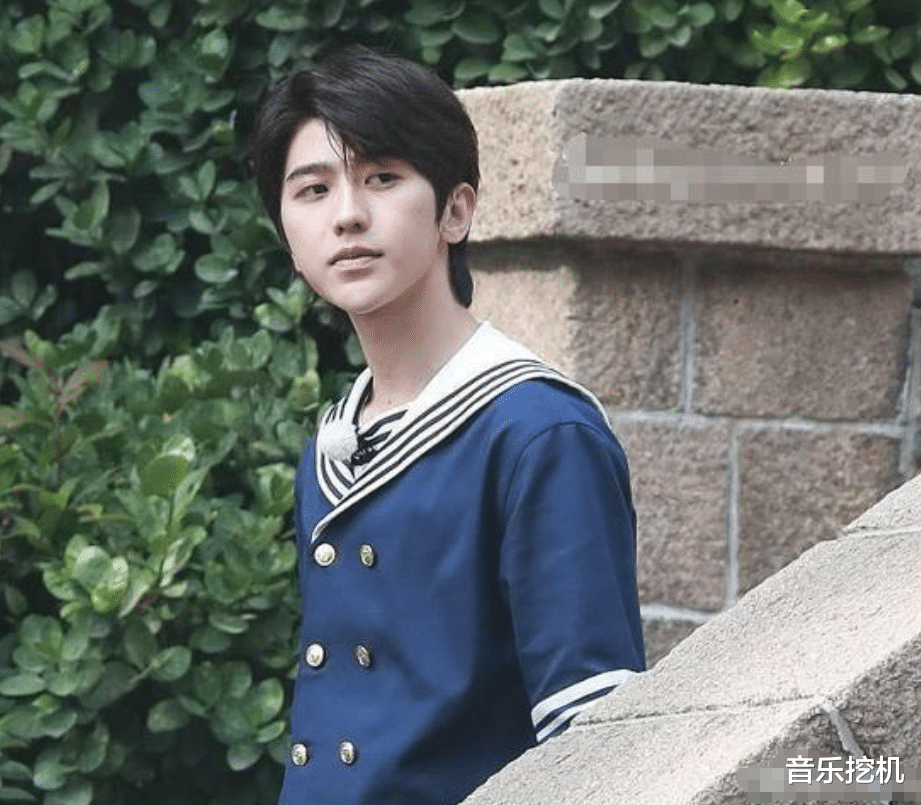 郭麒麟|《奔跑吧》再换人！蔡徐坤郭麒麟无缘下一季？杀青合照露出端倪！