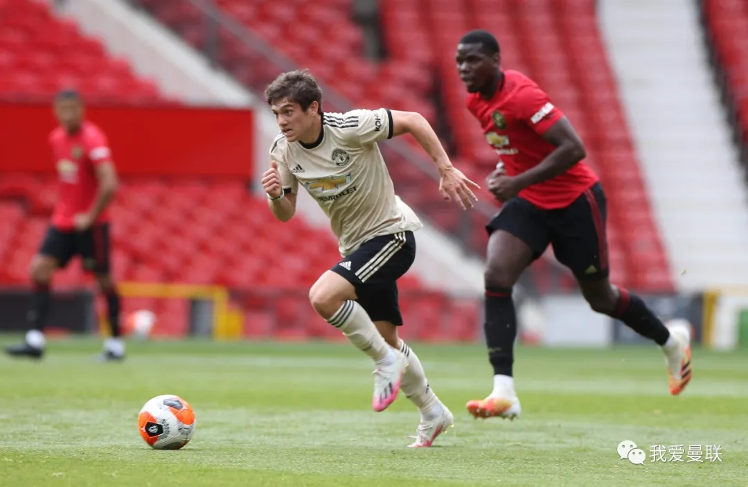『曼联』曼联队内热身赛4-4！B费2传2射博格巴2传1射，红魔新7号亮相