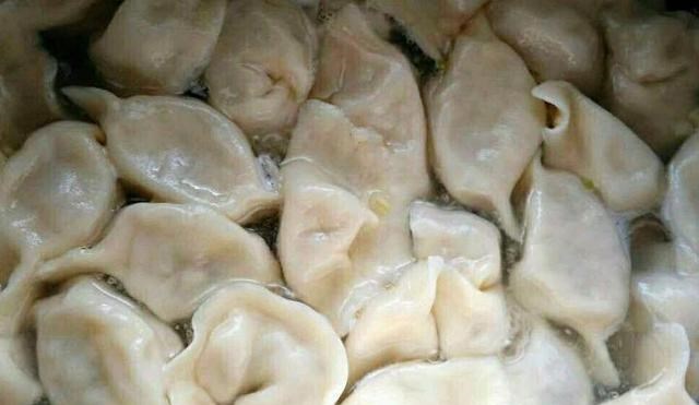 饺子|三伏天，用它包饺子最香，9毛钱一斤，我家一周做3回，雷打不动