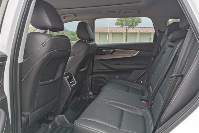 奥迪A3|奇瑞又发飙了!30天狂甩10426辆,国六+独悬不足8万,爆197马力