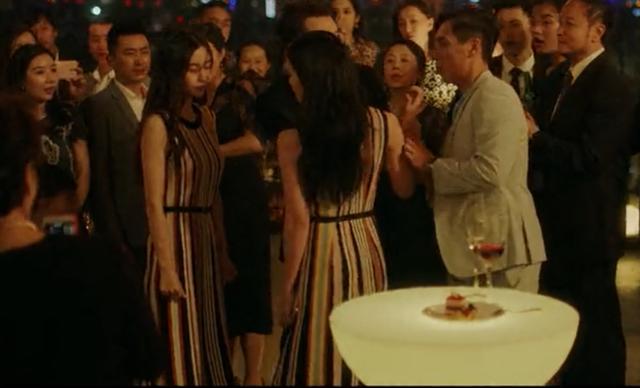 Angelababy|baby《摩天大楼》穿同款裙惨被女配艳压，网友：演技拖后腿