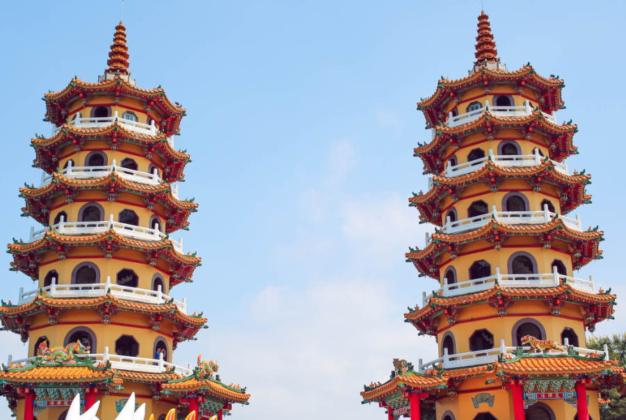 #乐山大佛#亚洲最“疯狂”的4大景点，乐山大佛上榜，最后一个让人不寒而栗