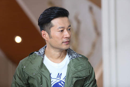 [谭凯]他曾是年薪千万的设计师，临时被胡歌拉去救场，却意外爆红