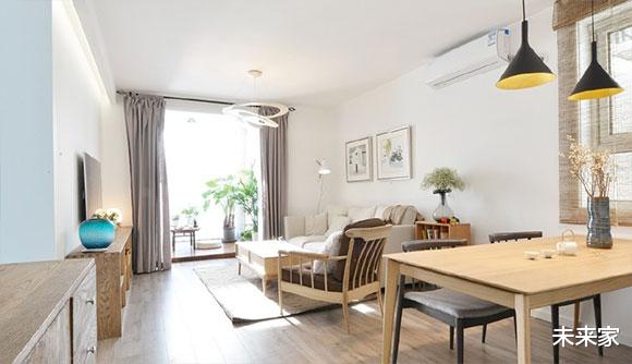 「」墙面刷大白、全屋不造型，阳台抬高摆茶几，设计简洁生活很惬意！