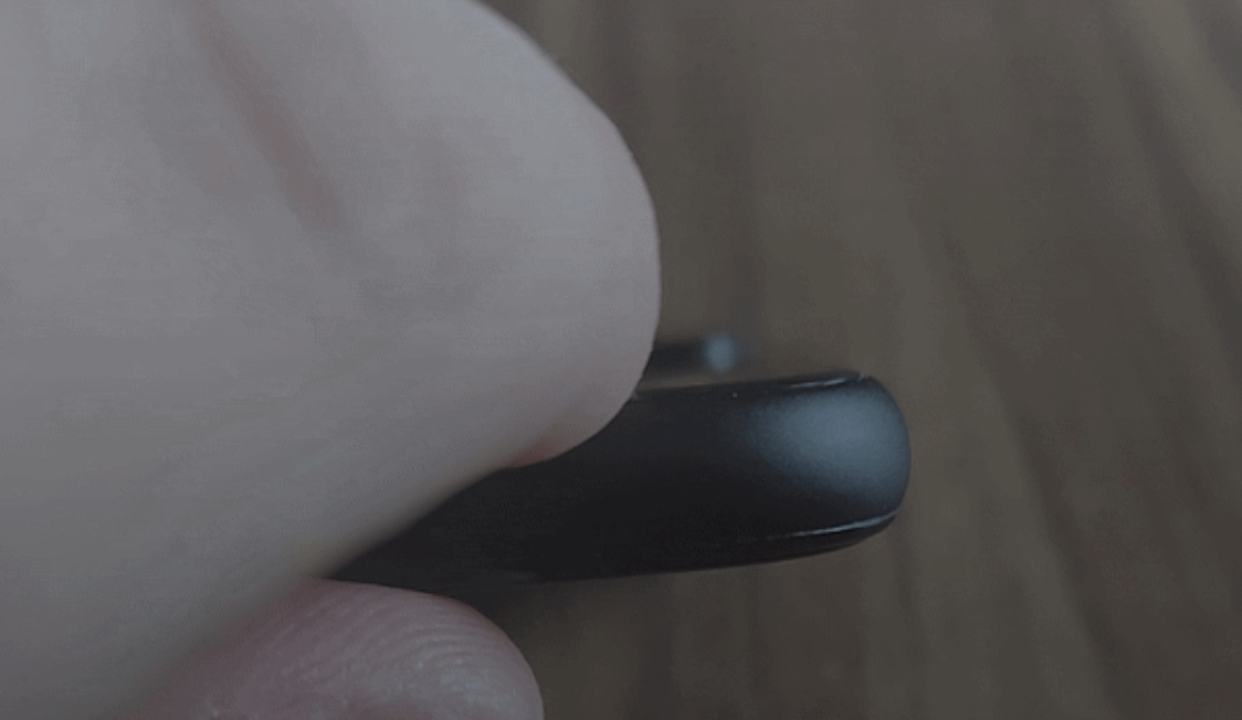 联想|安卓标杆机皇翻车！电池鼓包导致后盖凸起，还好国内并没有开卖