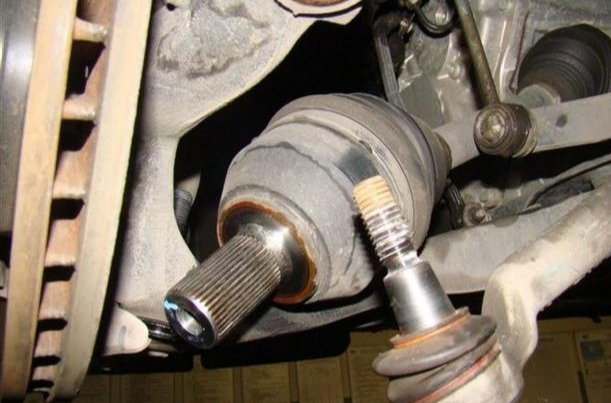 cvt:AT、CVT、双离合到底选哪个?修车工:想要稳定性,就尽量别选它