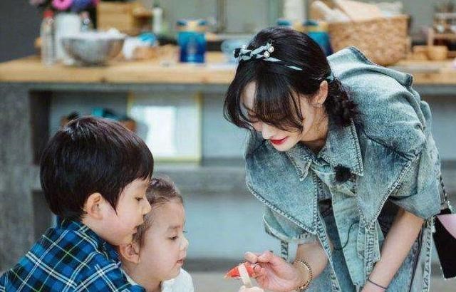 郑爽|郑爽也真敢说！前男友算是洗不白了，脱口秀变成真心话环节