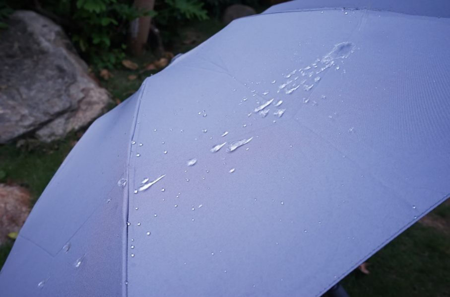 黑科技|照亮前路，遮蔽风雨，90分黑科技雨伞