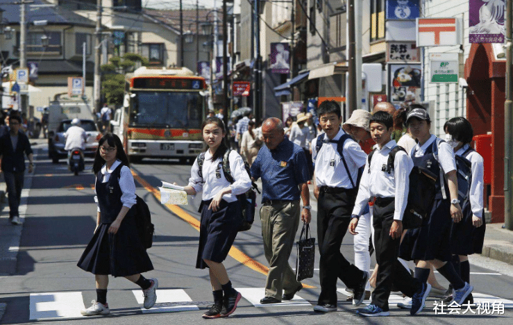 [日本]日本真是奇怪！新冠疫情爆发后，女高中生怀孕人数直线上涨！