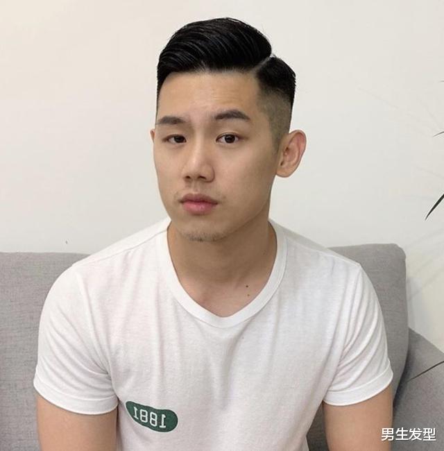 发型|男生“两面剃光”发型有3种剪法？试试这些新造型，让你改头换面