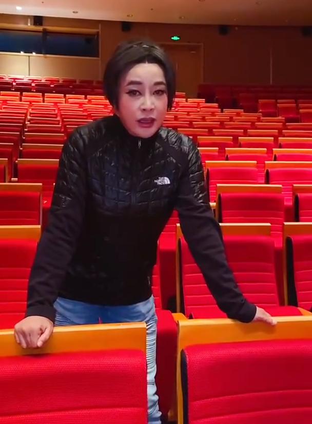 刘晓庆|65岁刘晓庆演25岁赛金花，身段婀娜气质佳，自称本就年轻没整容