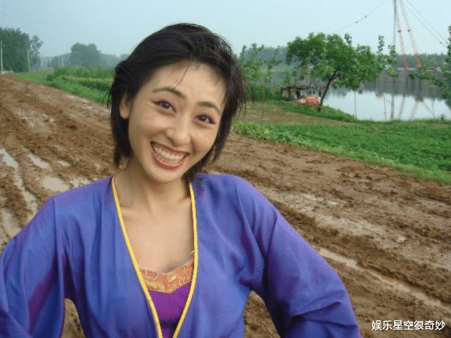 【张铁林】她11岁出道，与大25岁张铁林同居多年，今嫁给大23岁老公很幸福