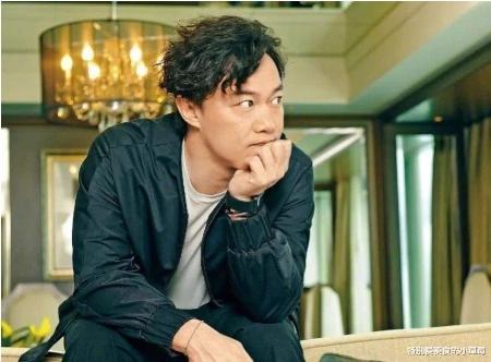 【陈奕迅】陈奕迅《十年》这一首歌中，那句“如果那两个字没有颤抖”说的是哪两个字