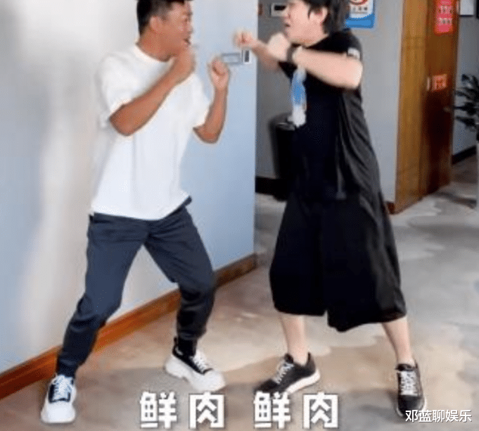 王宝强|王祖蓝王宝强离开跑男后首次同框！8字口号引10万粉丝泪目！