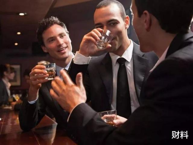 #理财#存钱与不存钱的两个人,10年后有何不同?这3个“改变”影响一生