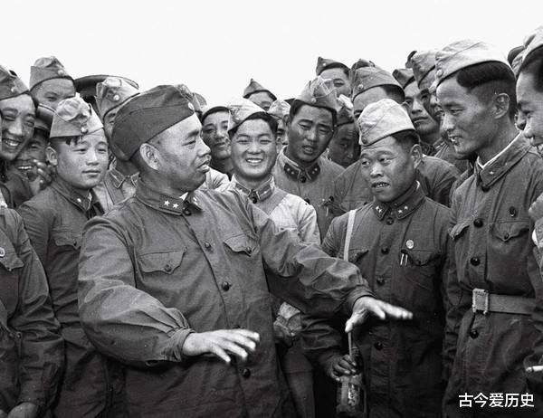 「詹才芳」这个军,军政委是中将,副军长是上将,为何军长解放后当了农民?