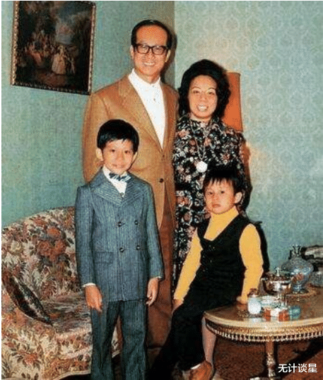 李泽钜|李泽钜：最低调富二代，上学时刷盘子，为何追求妻子被果断拒绝？