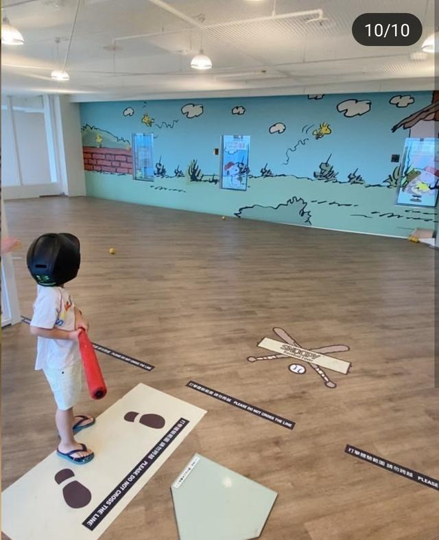 「林志颖」林志颖弟弟全家福曝光，一双儿女萌态十足，妻子爱画画插花有才情