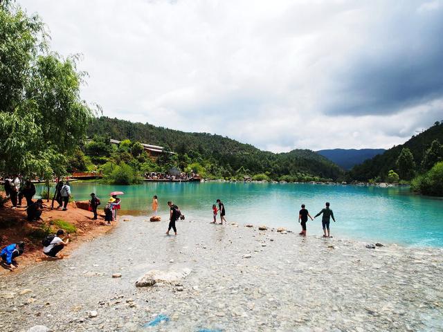 蓝月谷|玉龙雪山脚下仙境般的蓝月谷，媲美九寨沟，附避坑攻略
