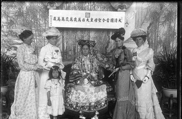 「慈禧太后」这才是慈禧太后的真实相貌：气场非常强大，图8李莲英眼神能杀人