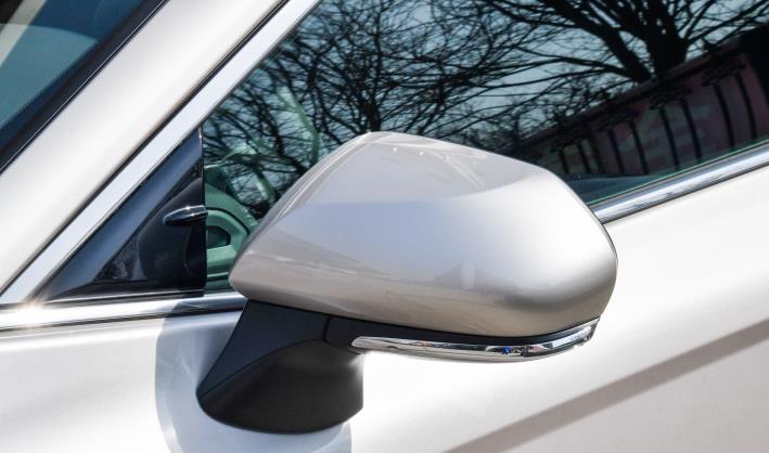 【丰田凯美瑞】男女老少通吃的B级合资！1月卖出14715台，油耗4.1L，不足18万