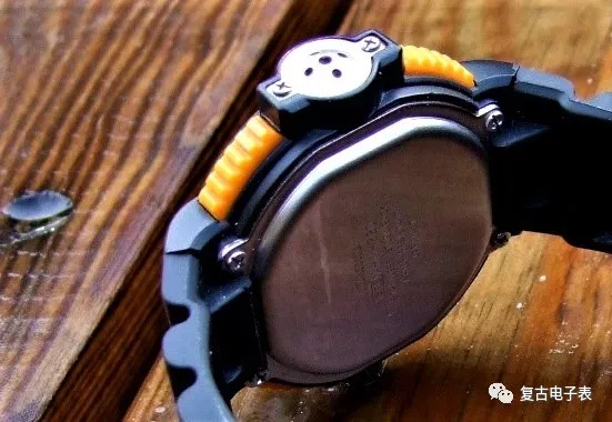 |低调朴实的塑料壳下隐藏一颗不羁的心——CASIO ARW320