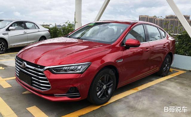 比亚迪：国产\A7\终于上市，堪称10万最强颜值！关键标配12寸大屏才8万！