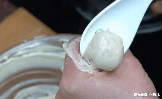 芋头丸子|秋季掉发多,要常吃这道菜,胜过生发剂,5元1斤,每周吃3次最佳