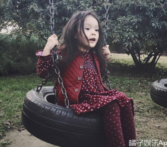 樊少皇|樊少皇女儿被误认成小男孩，妈妈基因太优秀，星二代颜值巅峰吧？