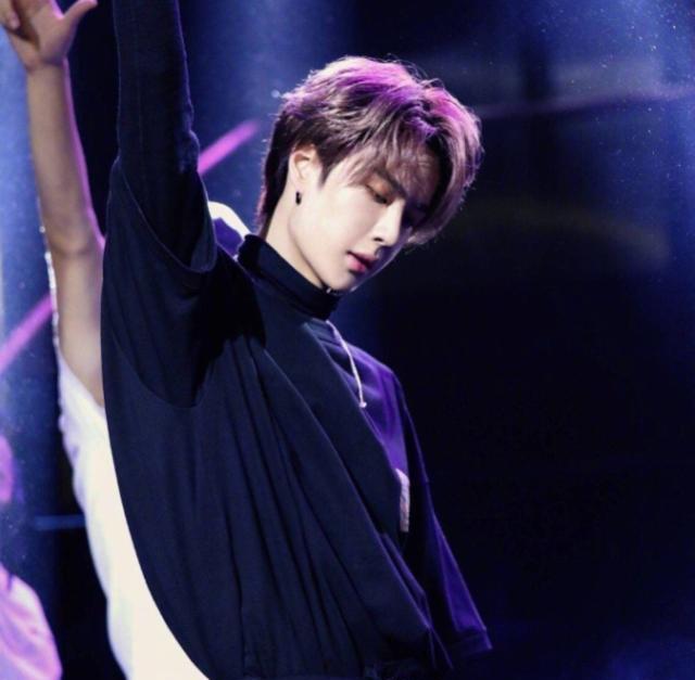 [王一博]《这就是街舞》全员海报官宣，张艺兴王嘉尔站中间，王一博惹争议