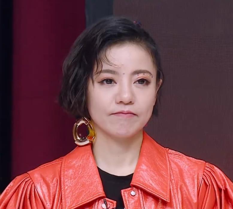 白冰|白冰尴尬遭遇无人选，开场一句话竟一语成谶，姐姐真实关系很塑料