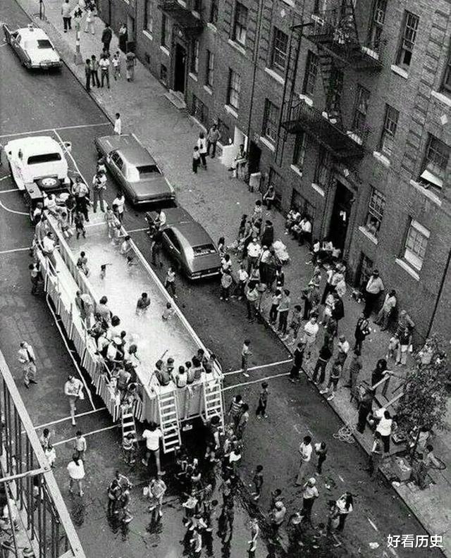 老照片|25张老照片，告诉你真实发生过的怪诞历史