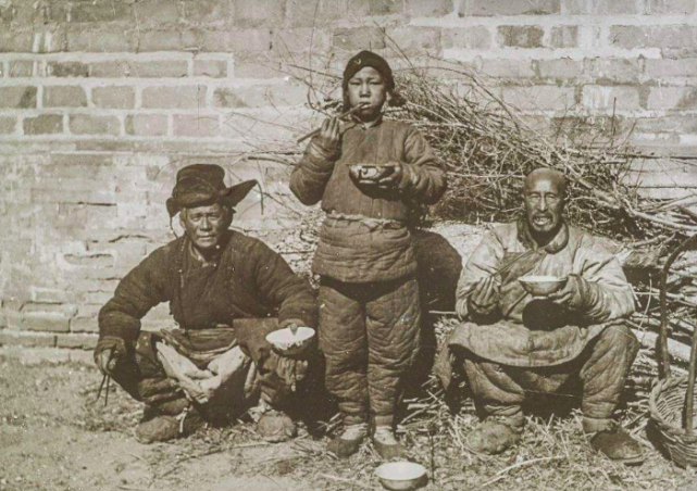 「爱因斯坦」爱因斯坦来到百年前的中国，把自己见到的写了下来，百年后公开内容让人心寒