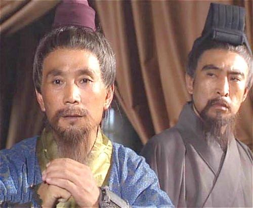 魏延|魏延墓前跪着3个人，一个是马岱，一个是杨仪，另一人是谁