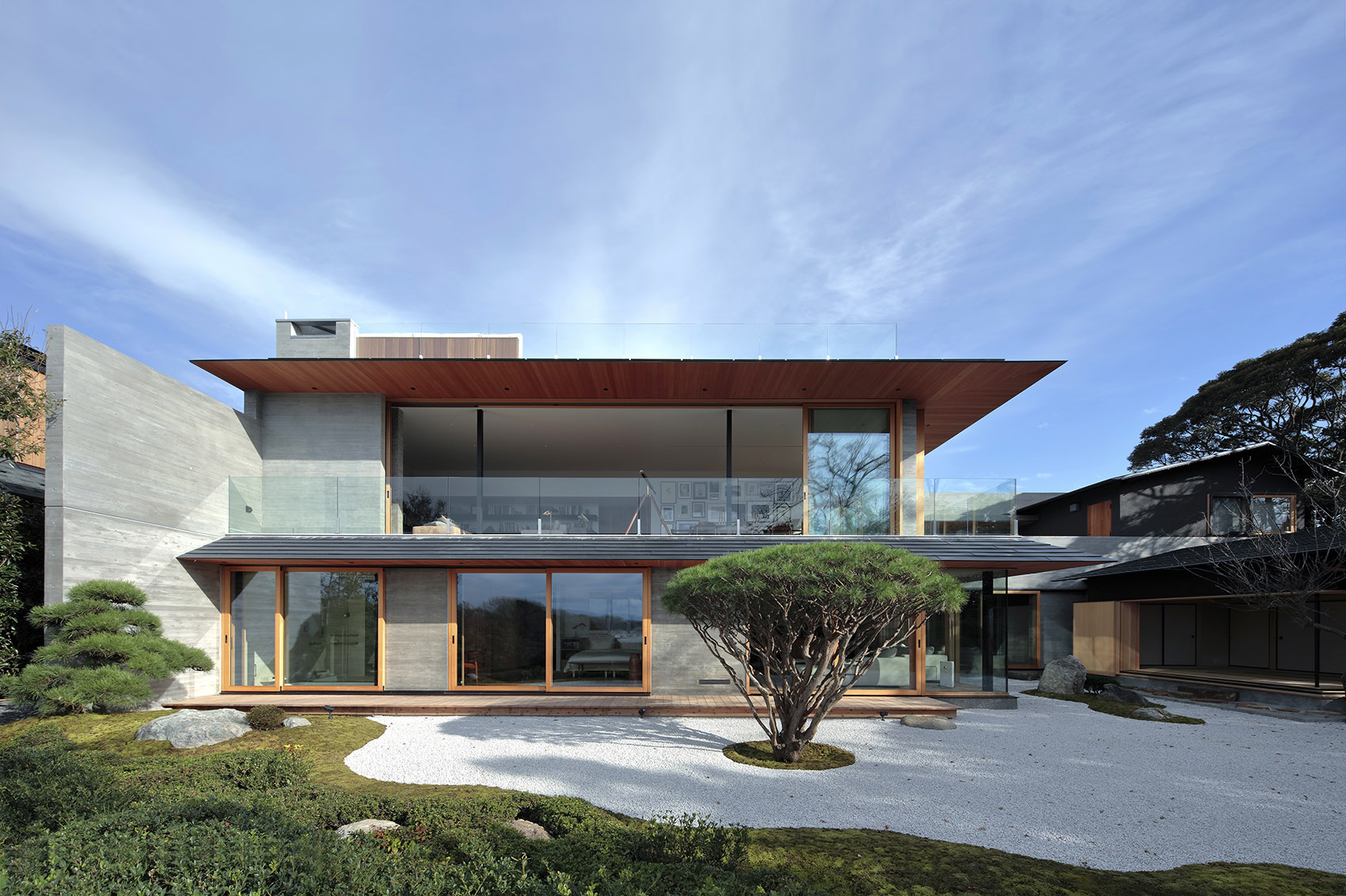 ▲702㎡日式别墅设计,园林庭院如诗如画,天台上泳池,太奢侈了