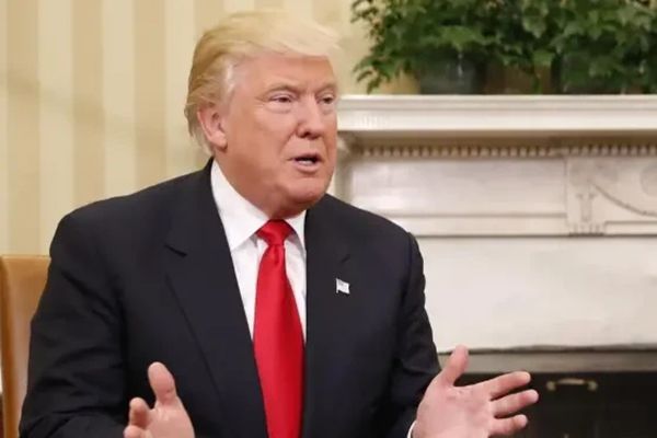 美国国债|中国抛售1400亿美债！但它“接走”1.3万亿美债，究竟是何人物？