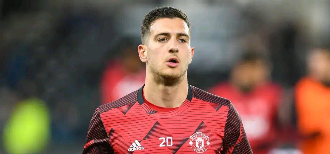 曼联|曼联压哨送走两人释放5000万英镑资金，米兰成为“接盘侠”